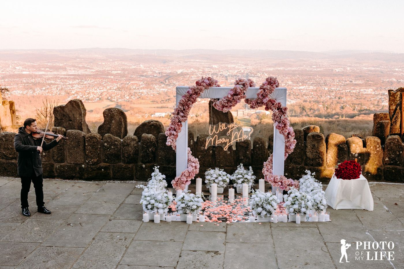 Temple of Love – Niederwaldtempel mit Geiger und Panoramablick